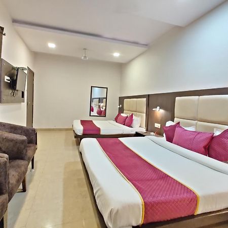 Hotel The Grandpark Amritsar Exteriör bild